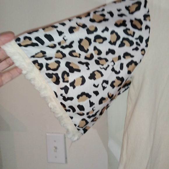 Misslook women's pullover leopard print sleeves size XL - Picture 3 of 4